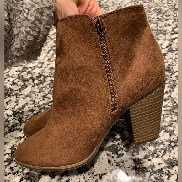 🌸Brown Faux Suede Ankle Boots - Picture 5 of 5